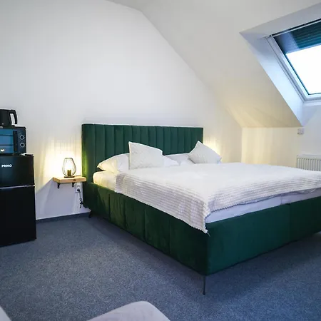 Axa 3* Градец-Кралове